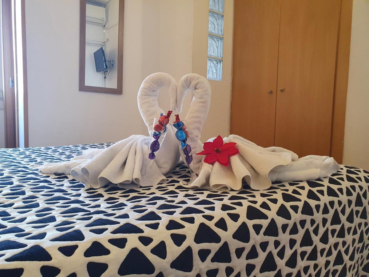 Hostal Rio De Castro Барселона Екстериор снимка