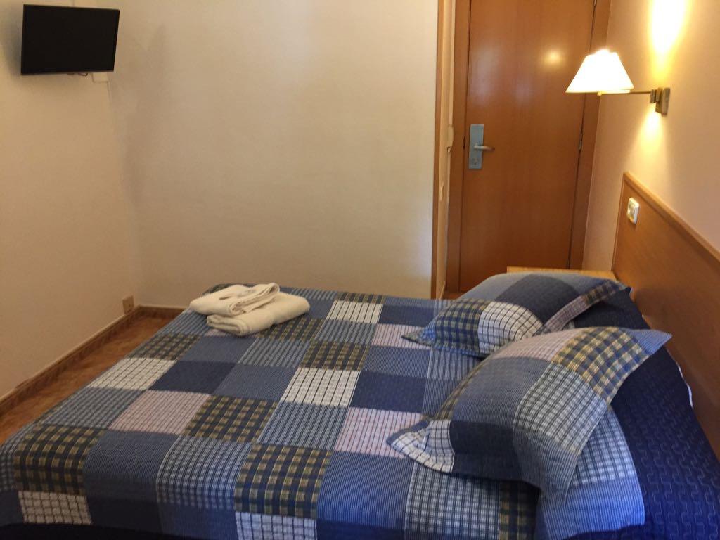 Hostal Rio De Castro Барселона Екстериор снимка