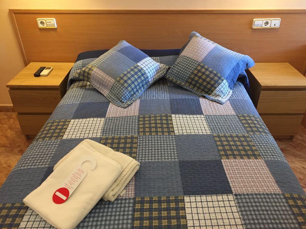 Hostal Rio De Castro Барселона Екстериор снимка