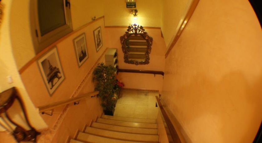 Hostal Rio De Castro Барселона Екстериор снимка