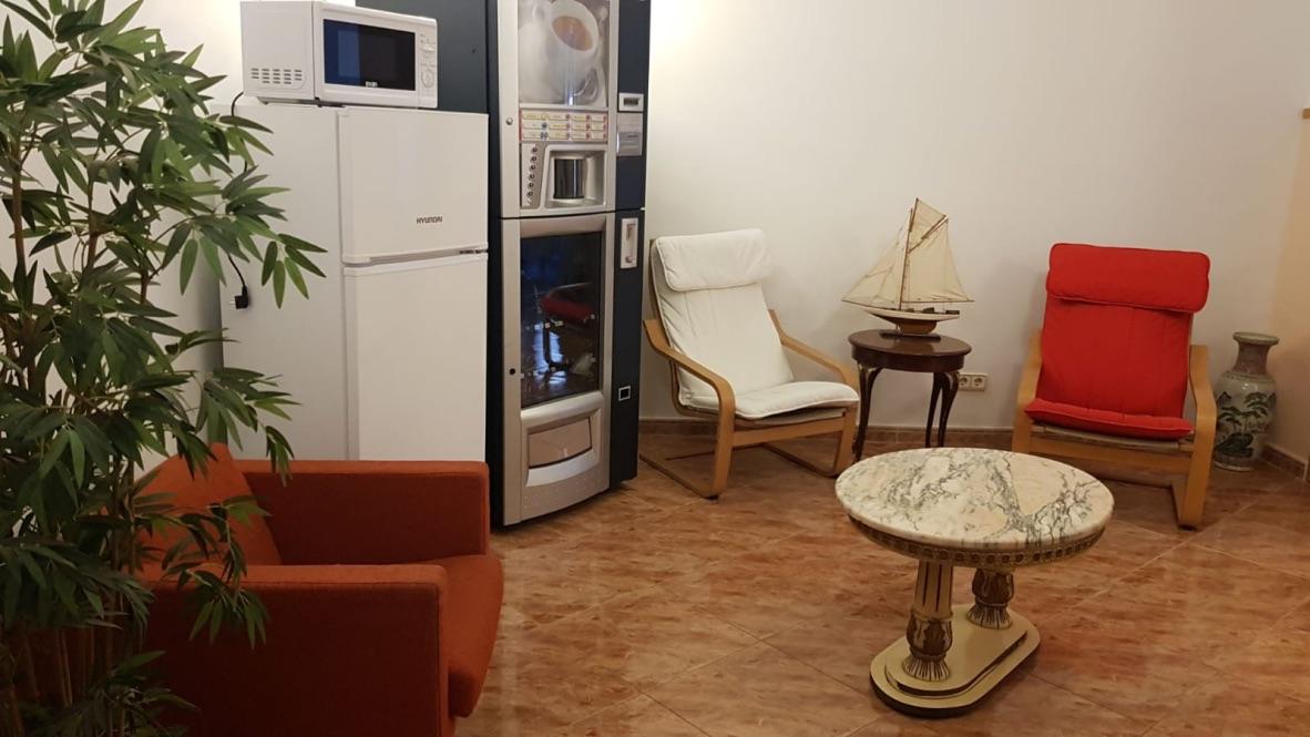 Hostal Rio De Castro Барселона Екстериор снимка