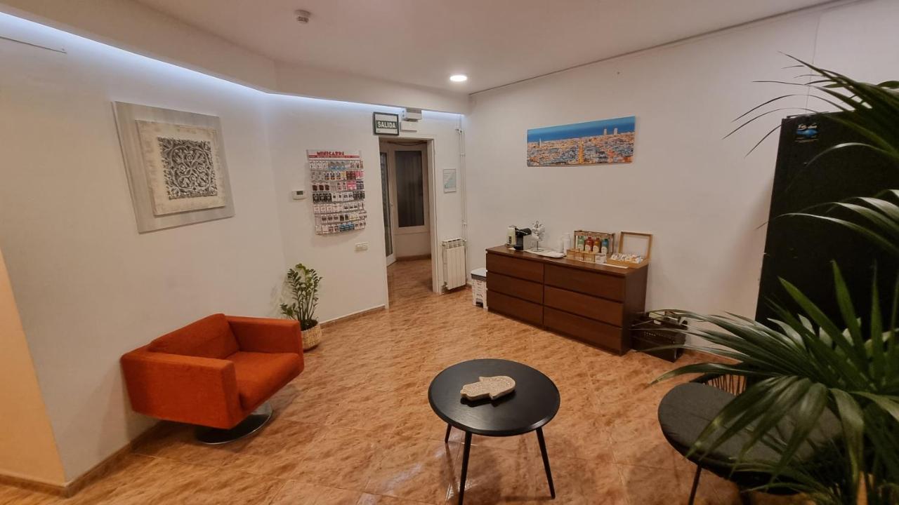 Hostal Rio De Castro Барселона Екстериор снимка