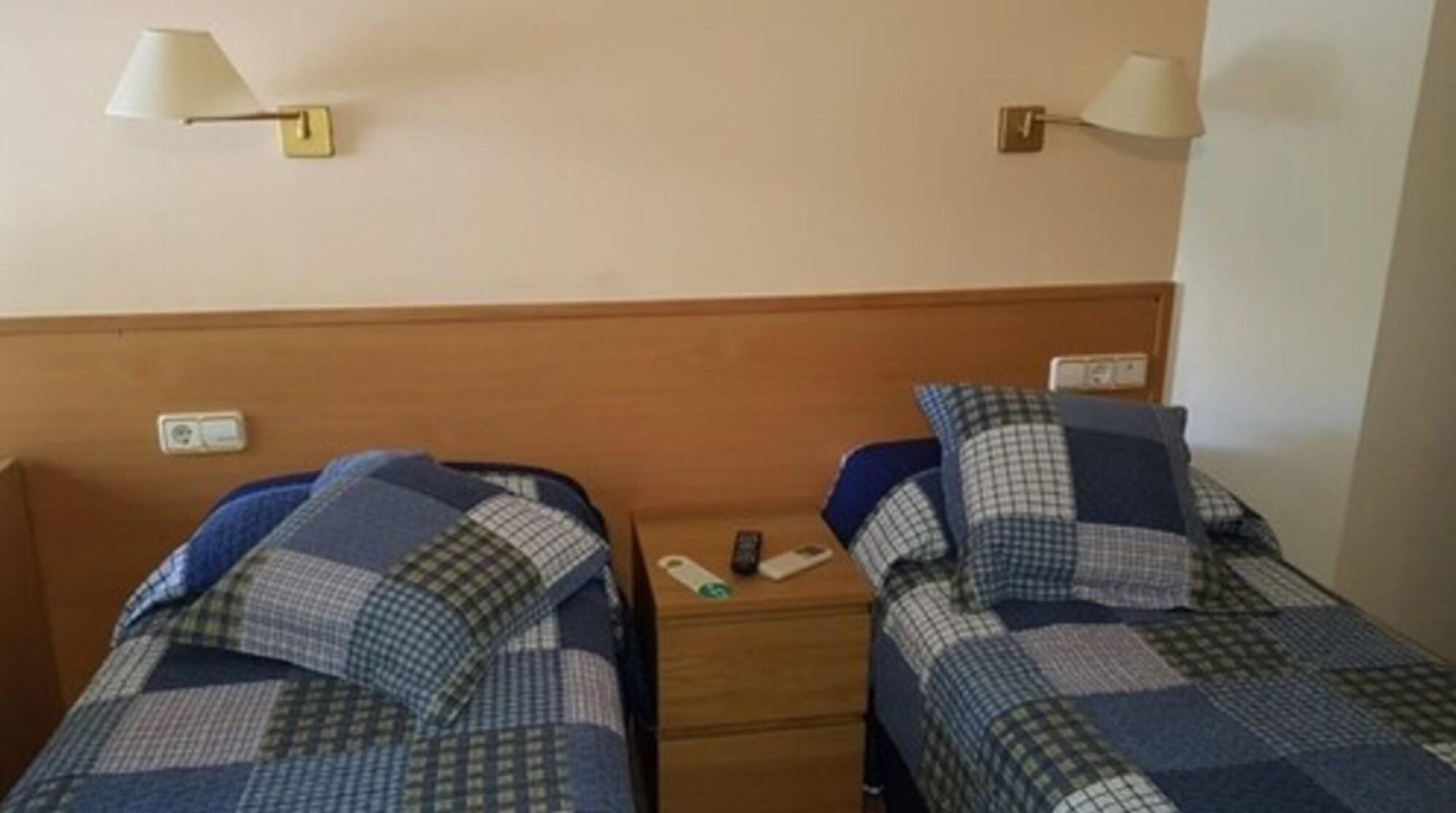 Hostal Rio De Castro Барселона Екстериор снимка