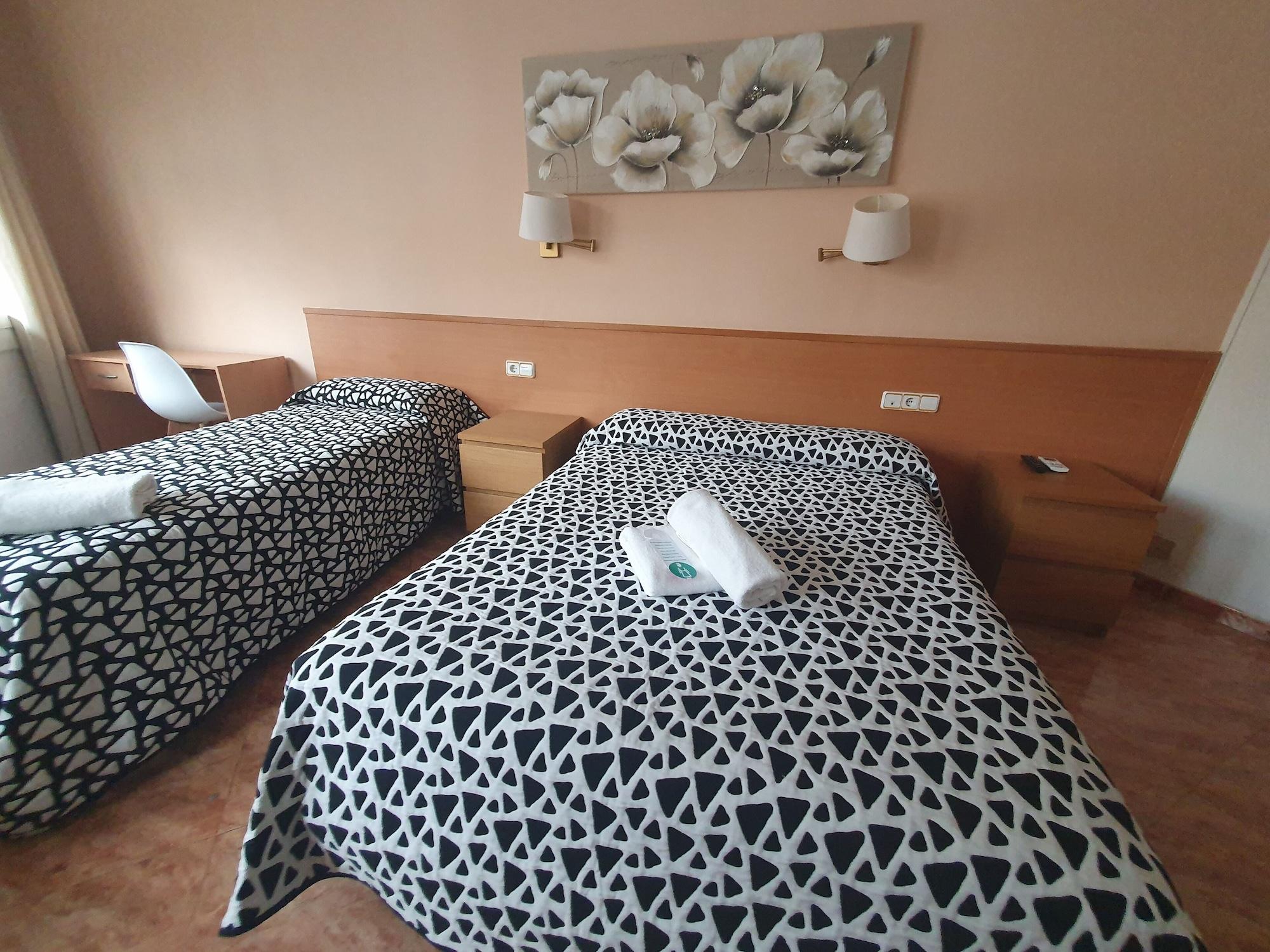 Hostal Rio De Castro Барселона Екстериор снимка