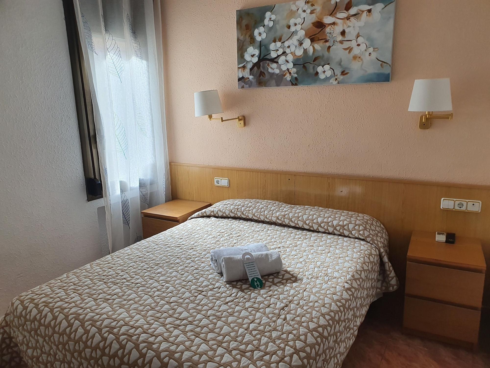 Hostal Rio De Castro Барселона Екстериор снимка