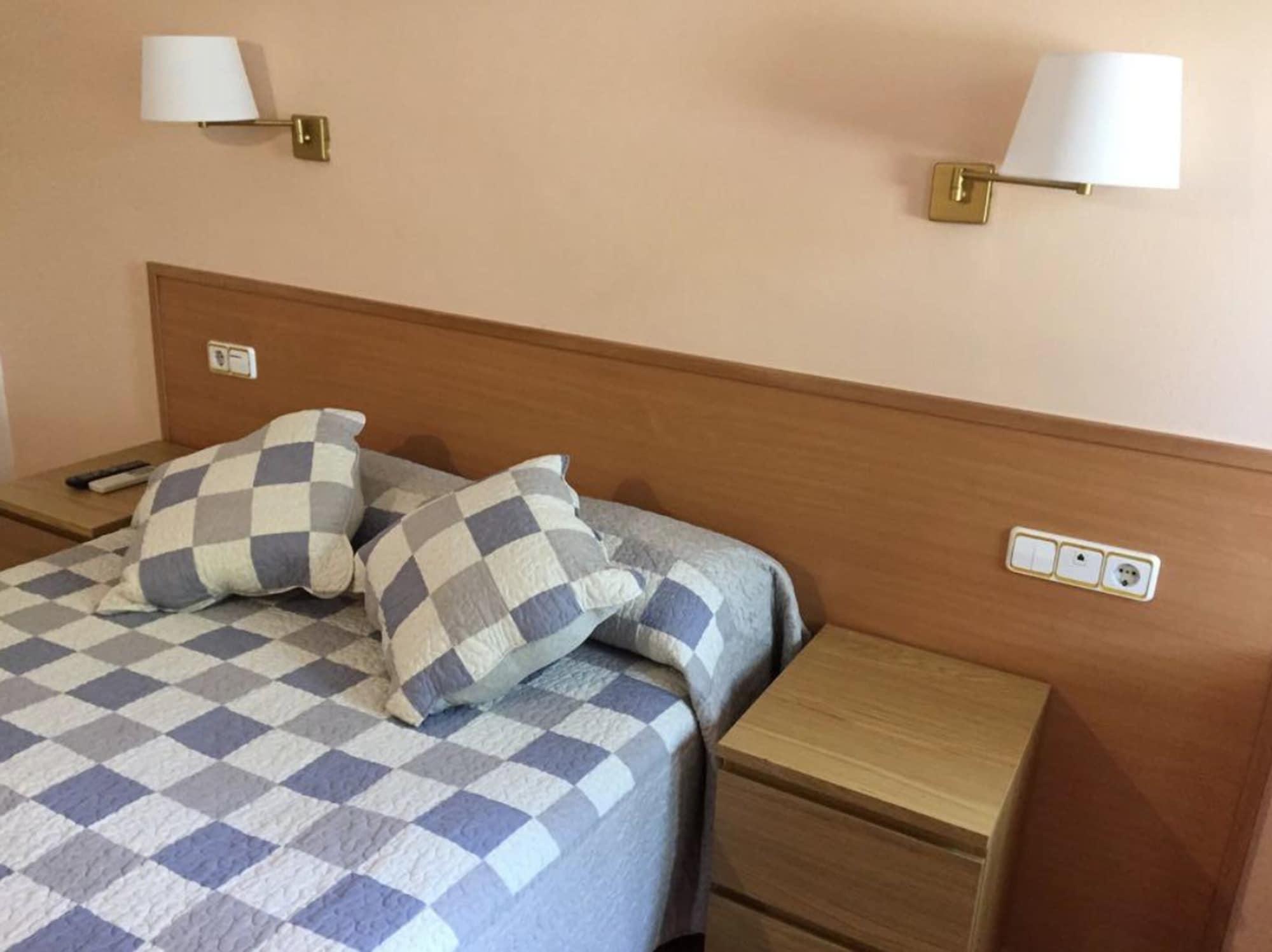Hostal Rio De Castro Барселона Екстериор снимка