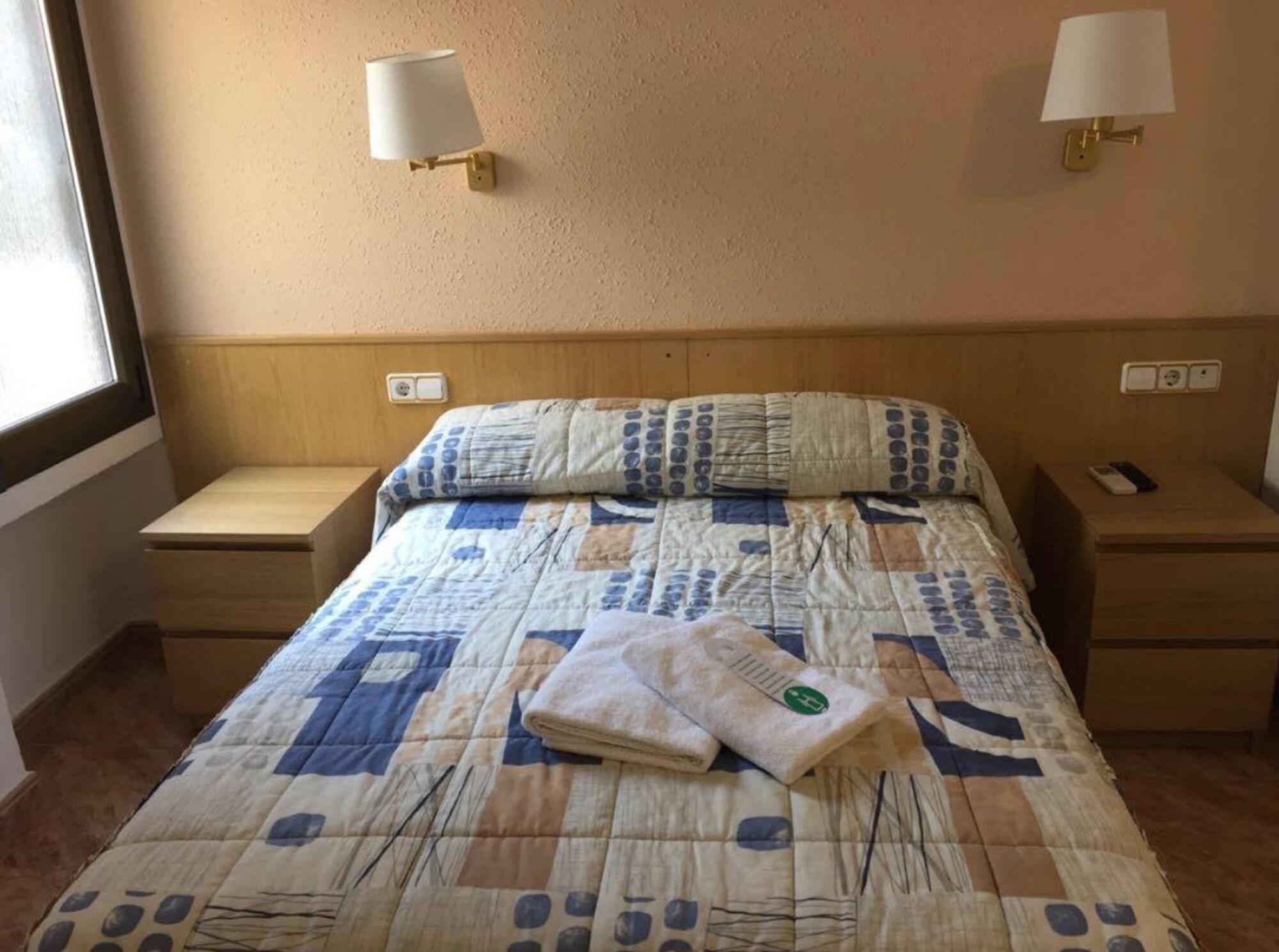 Hostal Rio De Castro Барселона Екстериор снимка