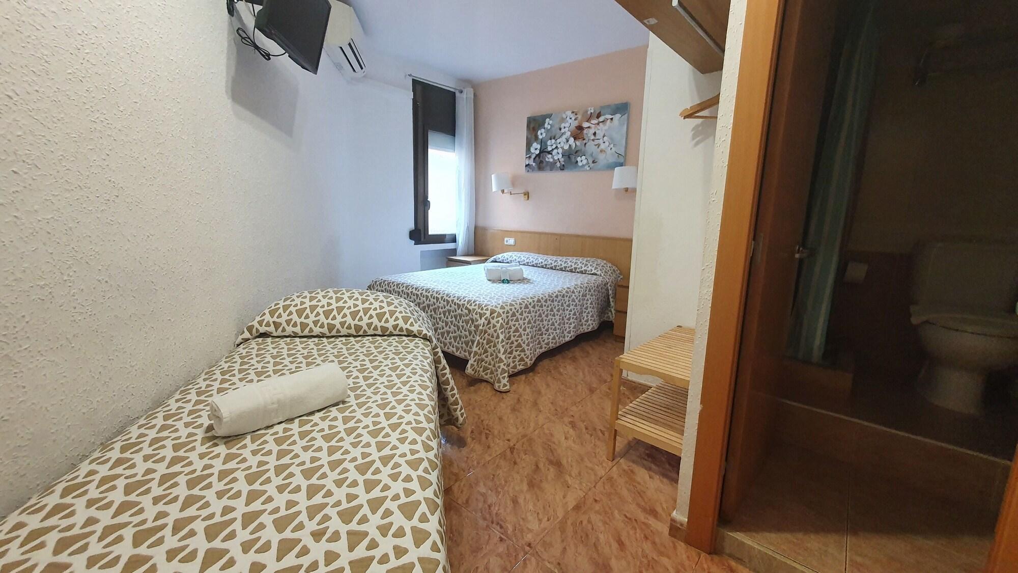 Hostal Rio De Castro Барселона Екстериор снимка