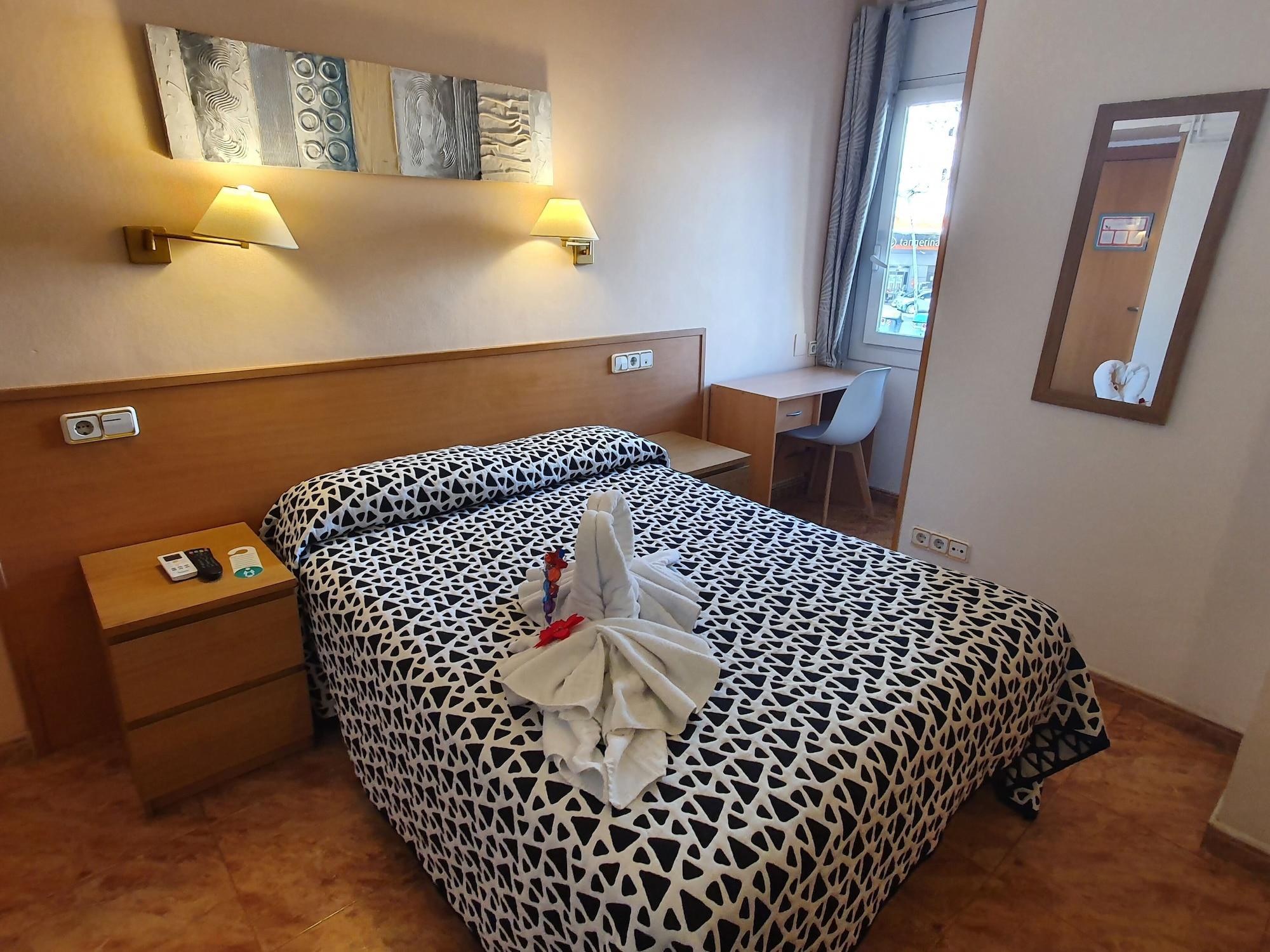 Hostal Rio De Castro Барселона Екстериор снимка