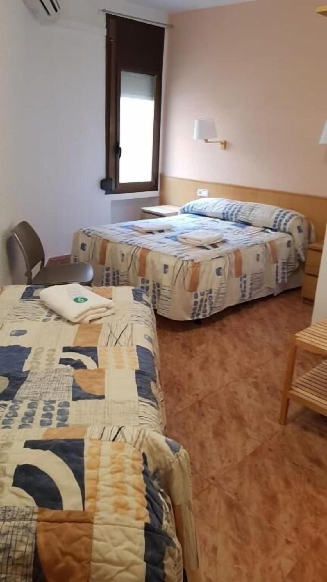 Hostal Rio De Castro Барселона Екстериор снимка