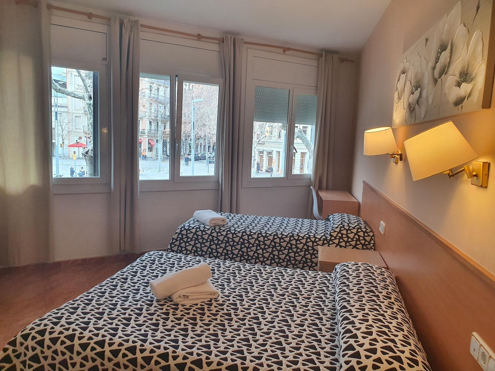 Hostal Rio De Castro Барселона Екстериор снимка
