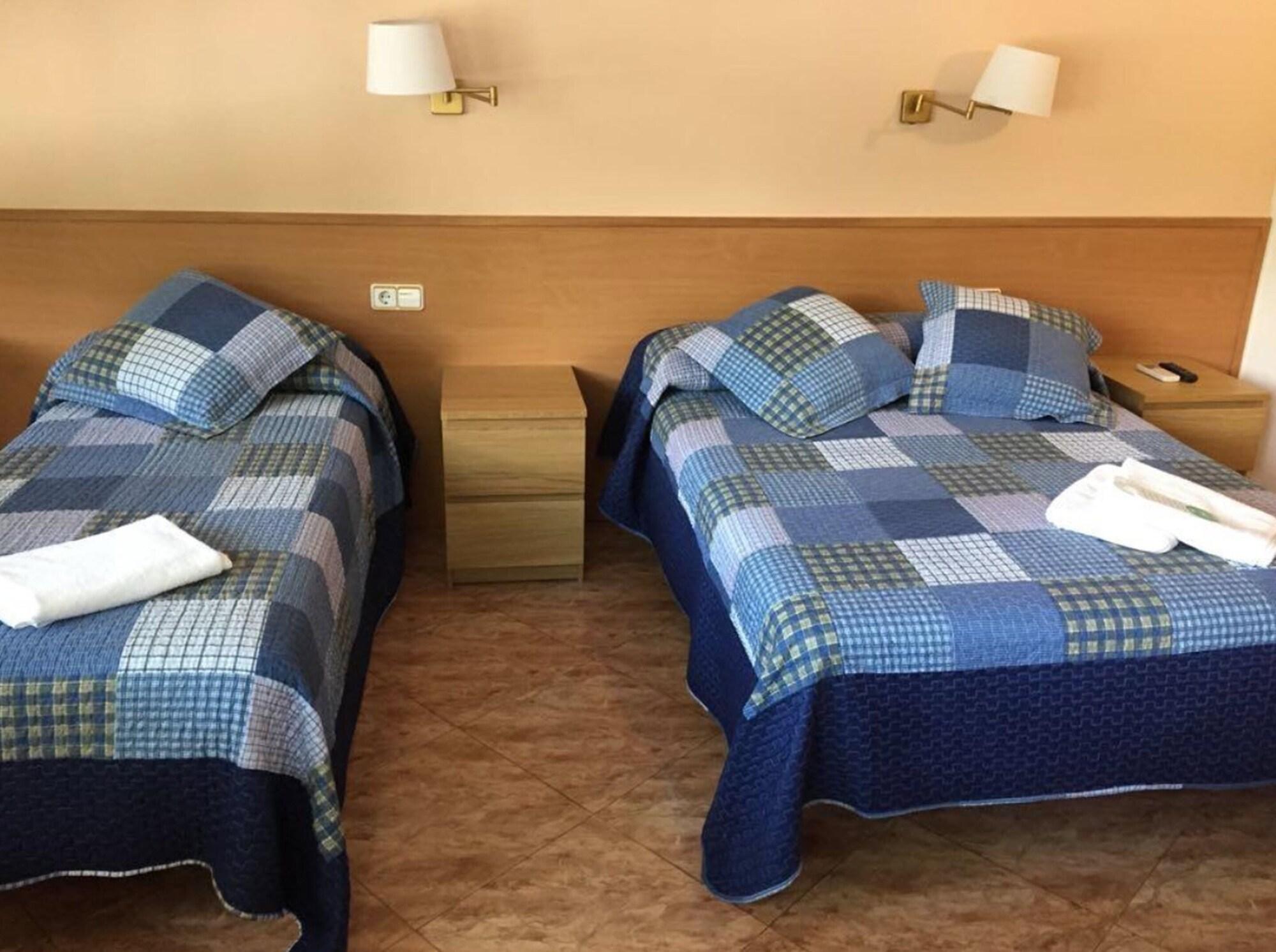 Hostal Rio De Castro Барселона Екстериор снимка